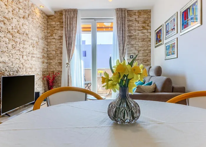 New Bila Jidra**** 스플리트